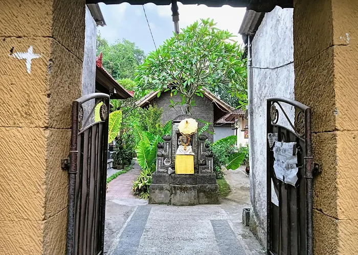 Ngesil Private Joglo & Pool By Aligna Hospitality