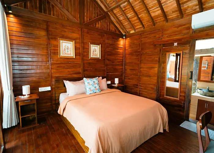 Pensión Ngesil Private Joglo & Pool By Aligna Hospitality 3*