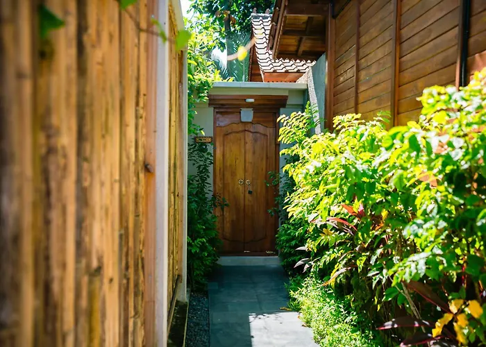 Ngesil Private Joglo & Pool By Aligna Hospitality Pensión 3*
