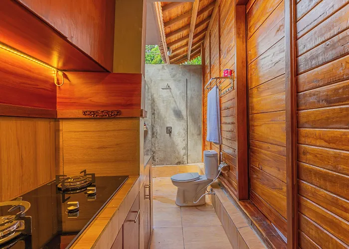 Pensión Ngesil Private Joglo & Pool By Aligna Hospitality 3*