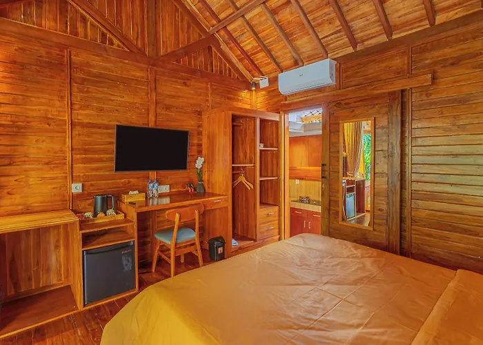 Ngesil Private Joglo & Pool By Aligna Hospitality 3*